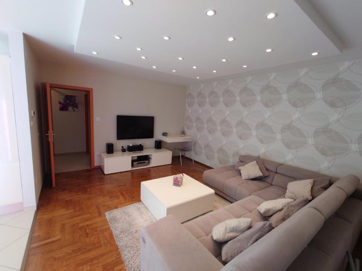 Apartman Mare Nostrum**** Lägenhet Rijeka Exteriör bild