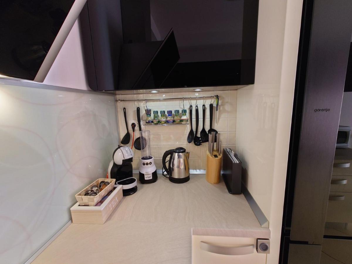 Apartman Mare Nostrum**** Lägenhet Rijeka Exteriör bild